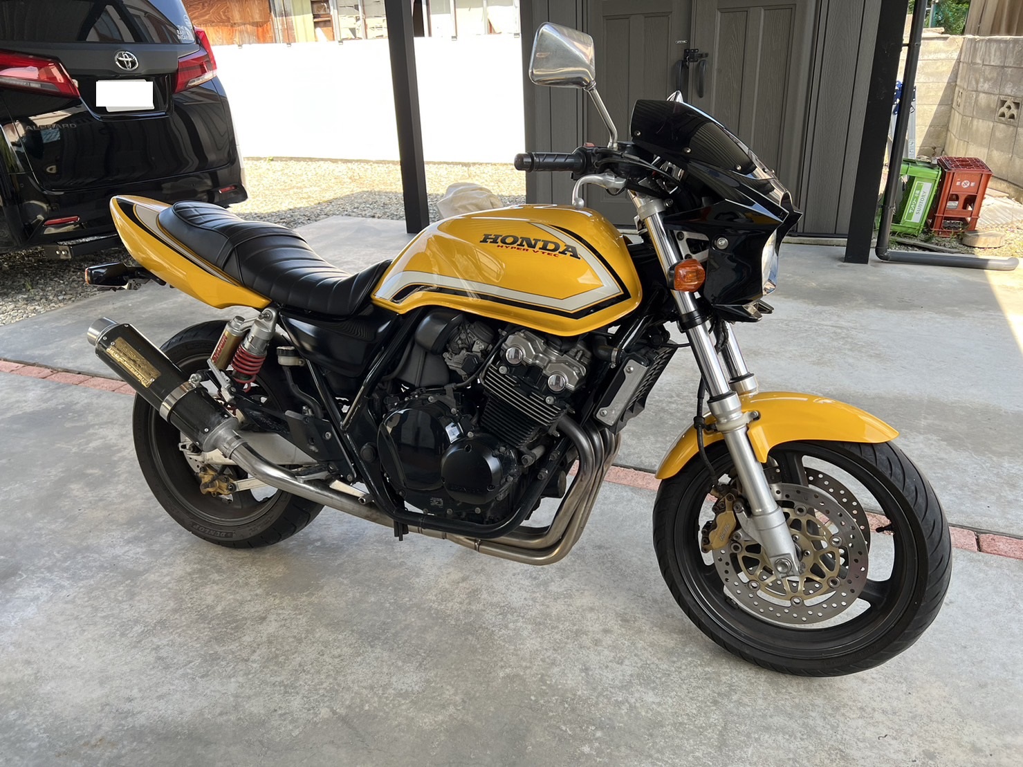 ダイソー商品を使ったCB400SFのタックロールシート張替＆あんこ抜きの